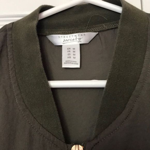 3/$25💕Green light bomber - Picture 2 of 2